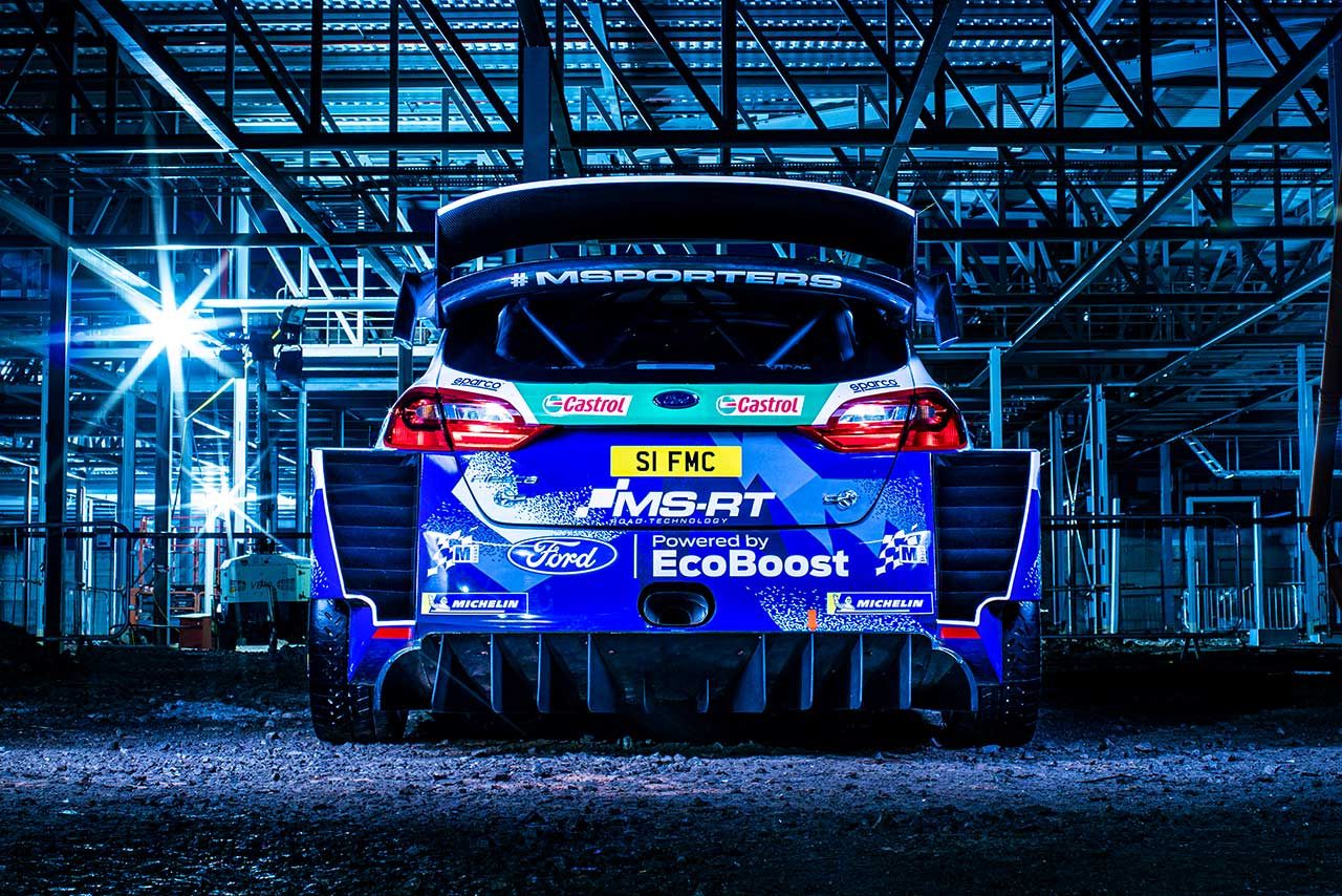 フォード・フィエスタWRCの内装デザイン写真